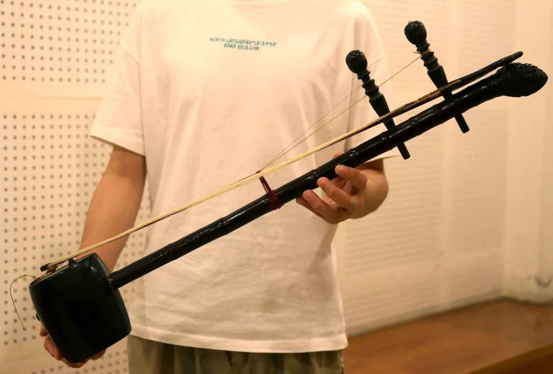 这就是南音演奏中独有的乐器二弦.