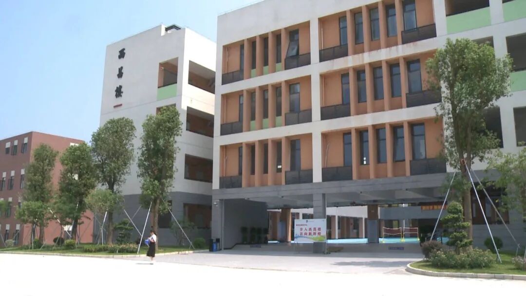 广宁县钱学森学校让广宁学子在家门口接受优质教育