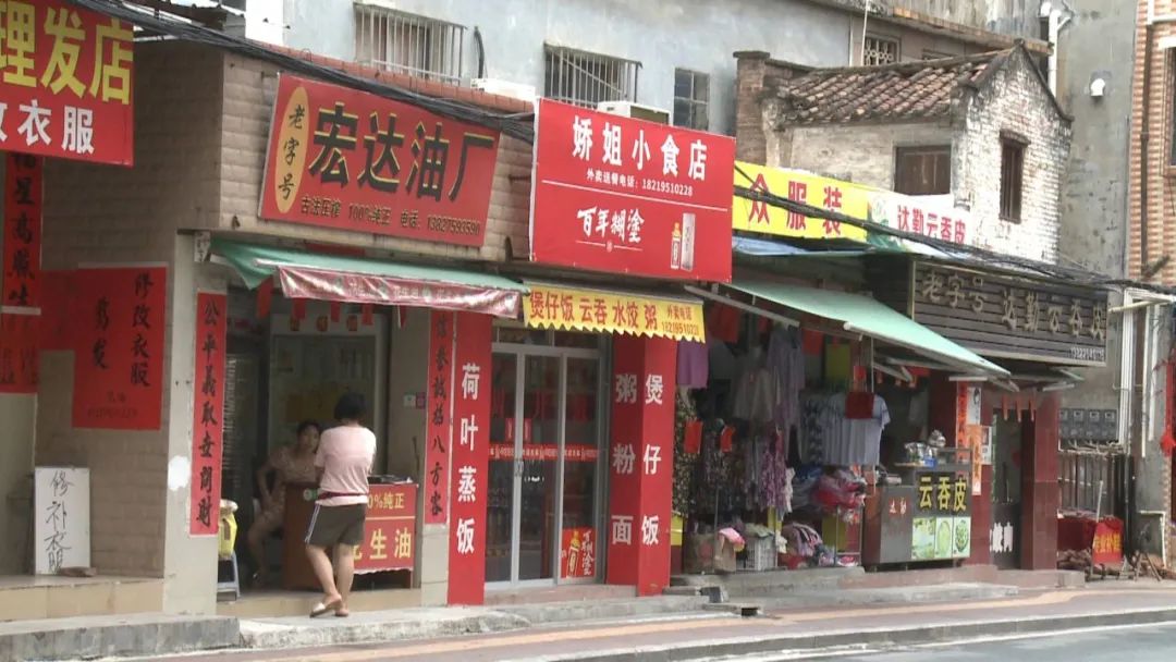 记者巡城发现,在新宁北路,汇盈市场内,中华东路,文化路等临街门店都