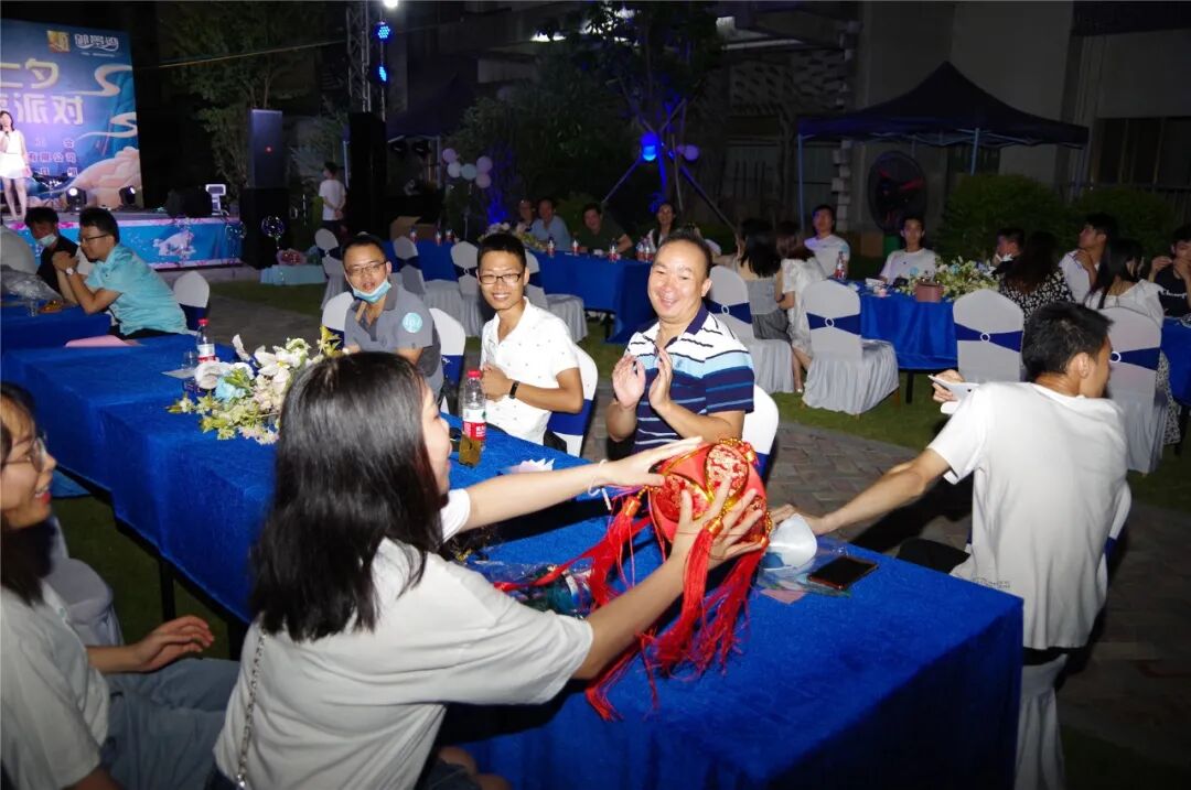 我们的节日61七夕遇见浪漫七夕百变派对你牵手成功了吗