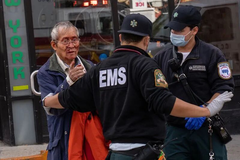 华人在海外屡遭攻击：老人被暴力推下铁轨，地铁紧急停车（组图） - 2