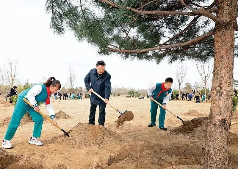 《求是》杂志发表习近平总书记重要文章《努力建设人与自然和谐共生的现代化》(图2)
