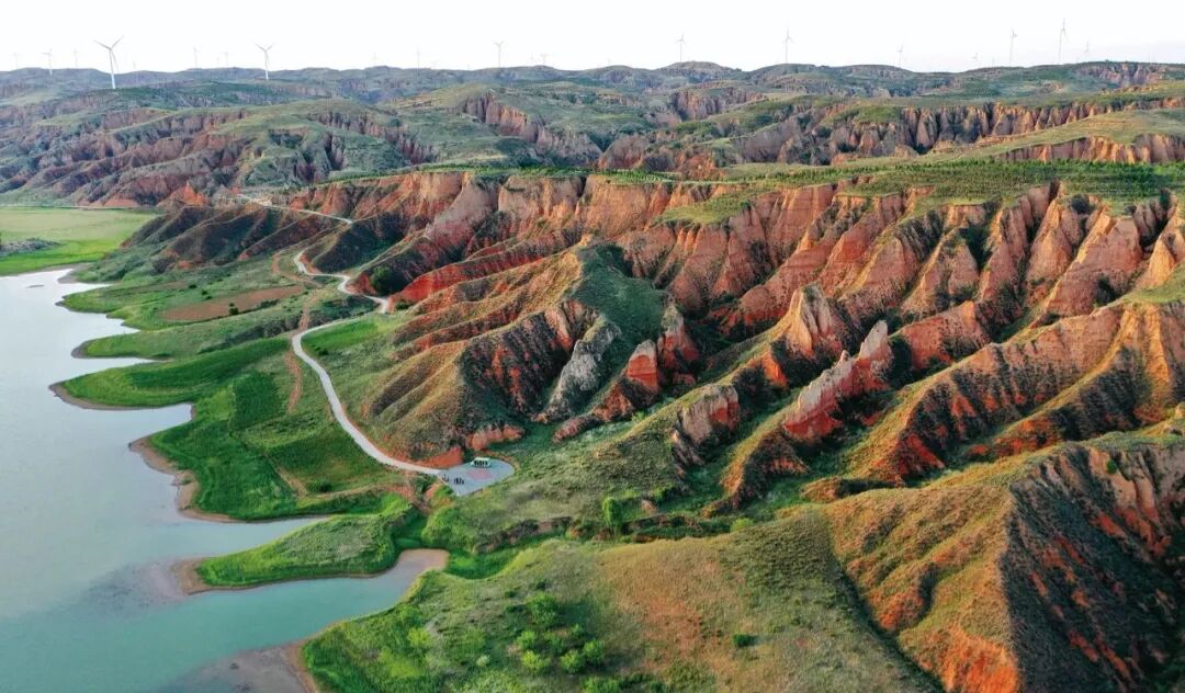 生态环境部部长黄润秋接受《紫荆》杂志专访：推动生态文明建设实现新进步(图10)