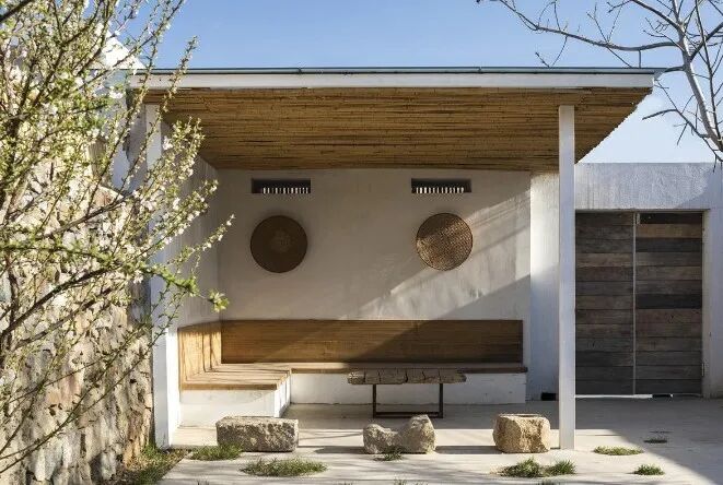 the creation of zen artistic conception, rather than relying