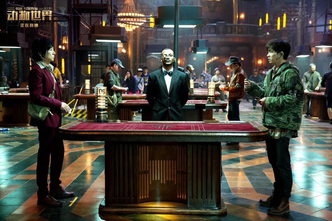 



复工的赵丽颖赢了，李小璐输了
