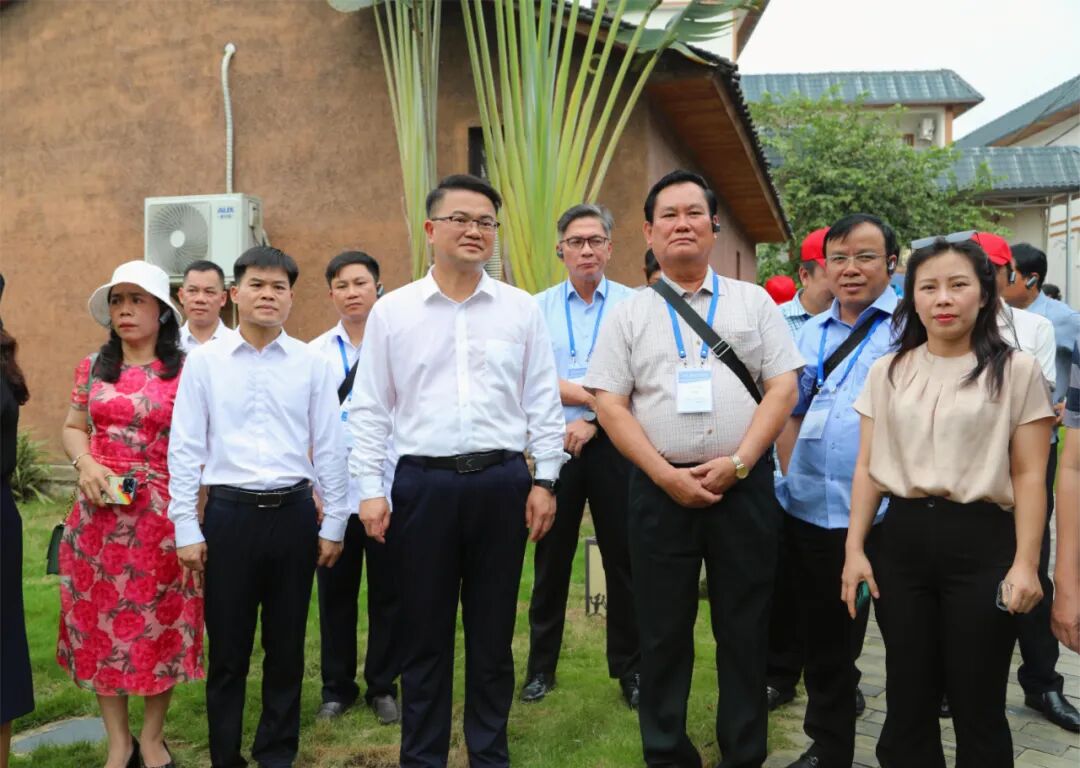 梁金昌表示,希望双方进一步继承和弘扬"中越情谊深