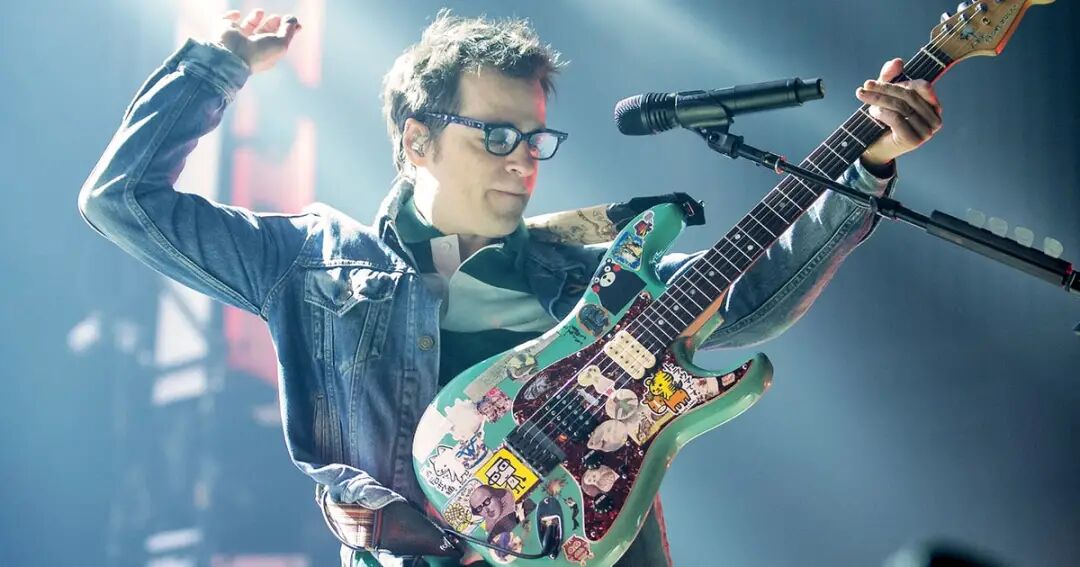 那天还有克鲁小丑乐队(m02tley crüe),犹大圣徒以及奥兹·奥斯朋