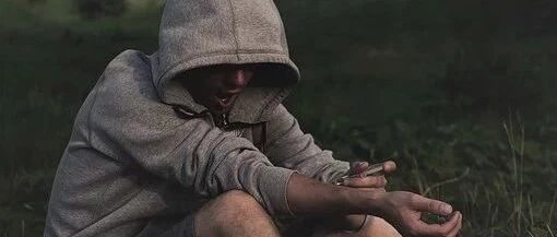 为什么明星吸毒没有满身针眼，骨瘦如柴，人不人鬼不鬼那样恐怖？