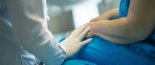 被误诊的25年…男子出现怪病，脖子穿孔吃啥漏啥，神医还来骗钱