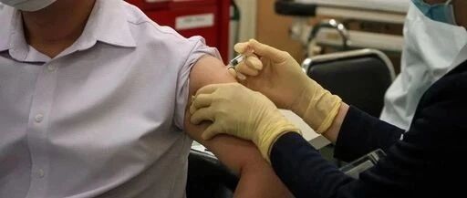 今天开始，18岁以上人群都要接种新冠疫苗加强针了？