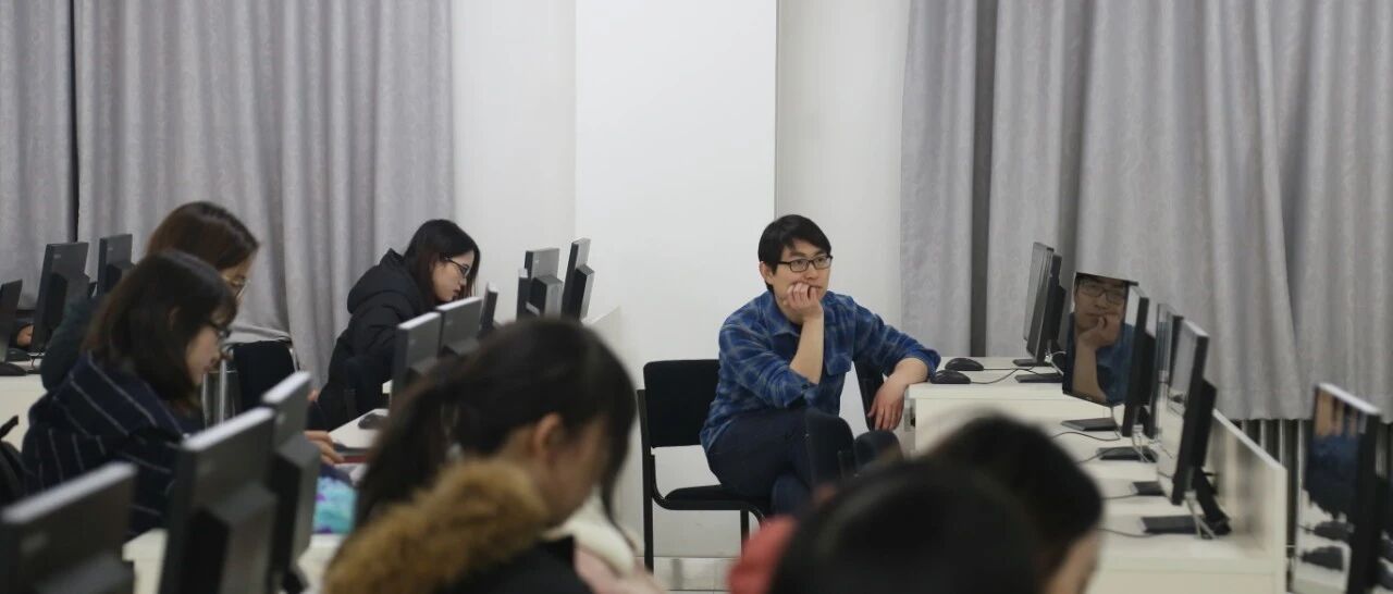 一堂以"做游戏"为考核标准的新闻专业课