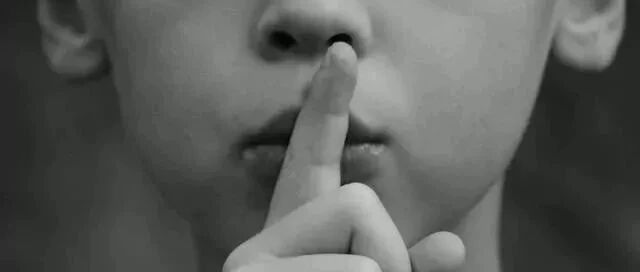 上线十年后，LOL决定让“公屏打字”成为历史