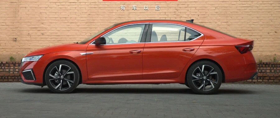 轴距超2700mm，颜值能打，风格运动，这辆品质家轿凭这4大本事，搞定丈母娘