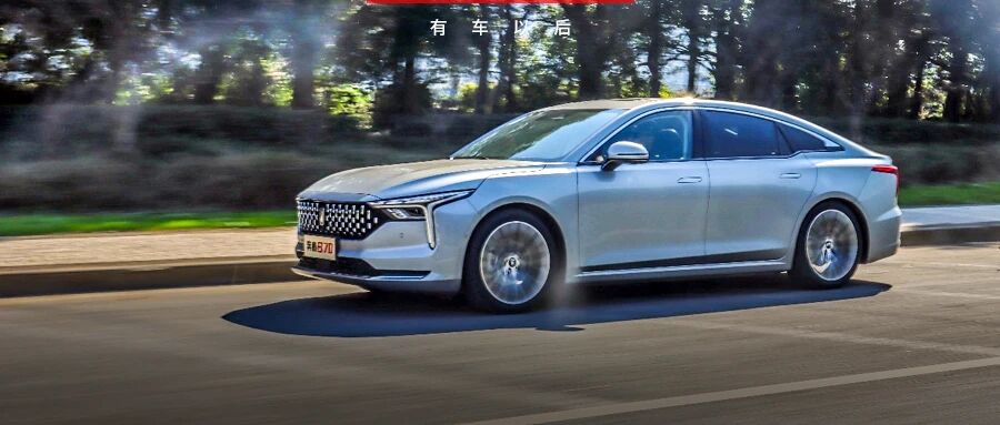 隐藏门把手、三屏内饰豪华不输奥迪！这台国产全新中级车预计10万就能买