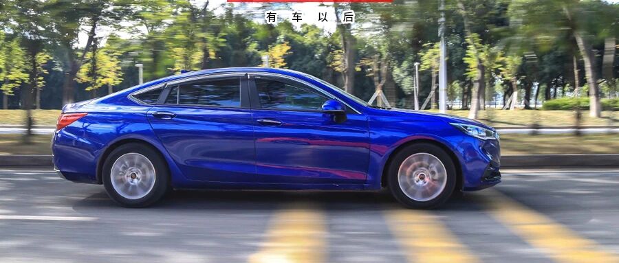 买不起红旗H9？那近5米，轴距2875mm，15万就能买的红旗到底香不香？