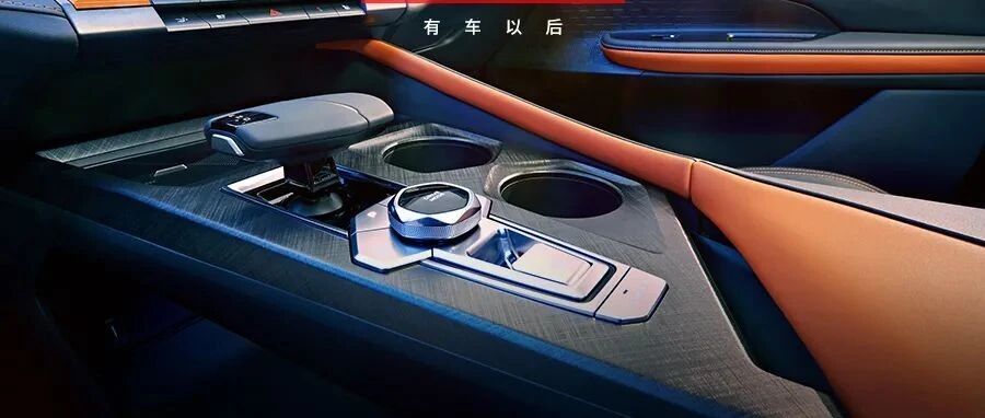 次低配最火，国产“小A7”自带电动尾翼，10万出头就能买，最强对手竟是它！