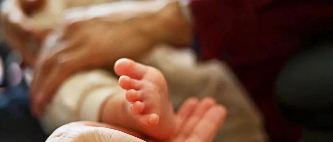 全国首例！2名女生同居，产下一女！谁才是亲妈？法院这样判…