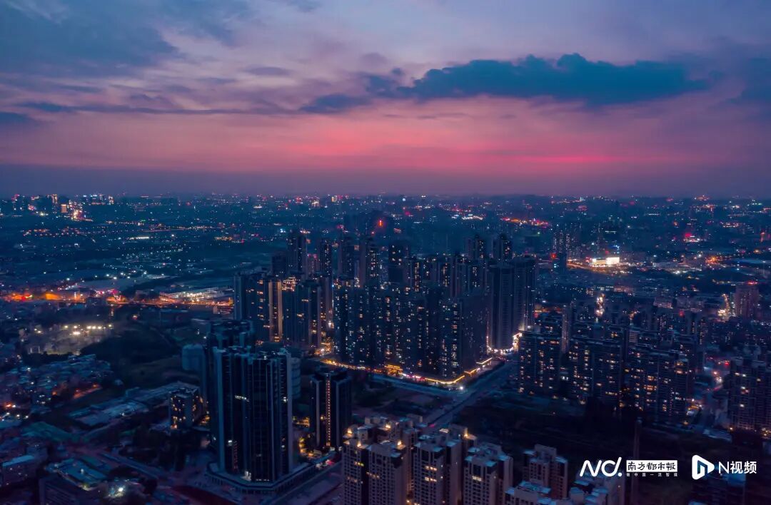 2021年7月，广钢新城夜景。南方都市报、N视频记者 李孟麟 摄