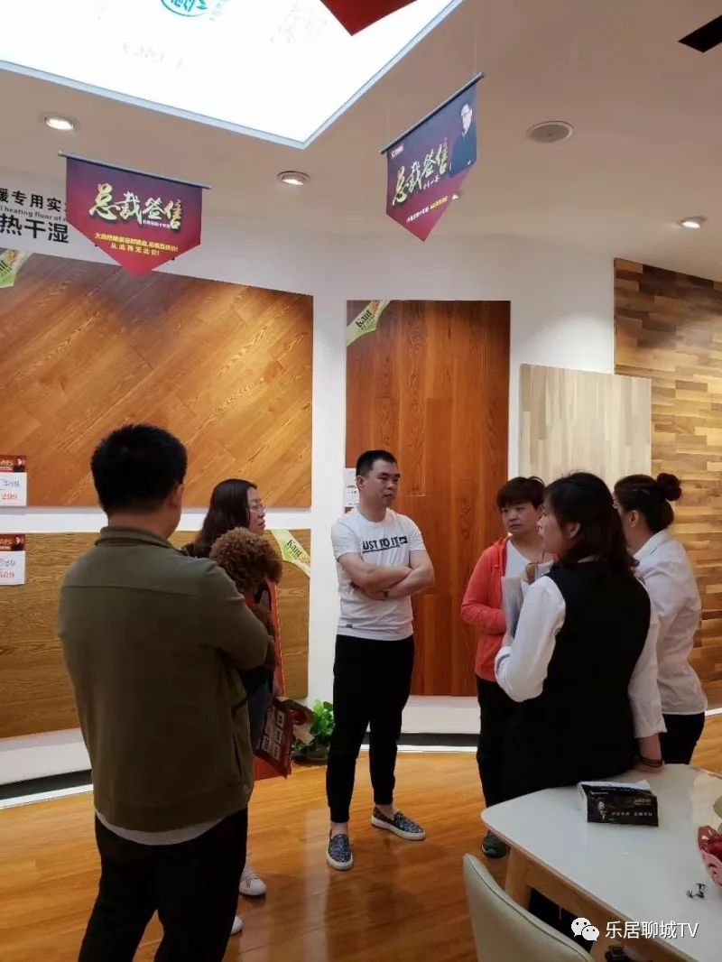 陜西德?tīng)枏秃蠌娀馗疅岬匕鍍r(jià)格_必美地板和大自然地板_大自然強化木地板價(jià)格