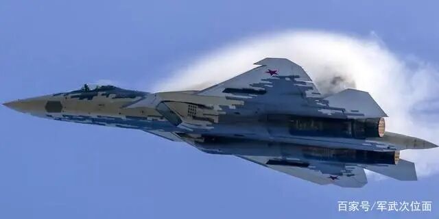 俄罗斯苏57喜获新帮手，搭载无人机打空战，弥补隐身性能不足的图1