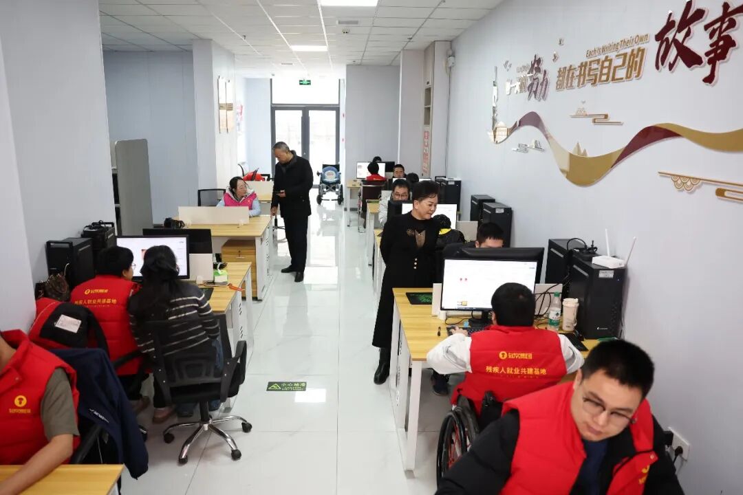 丨稳就业，扩容提质如何并举？