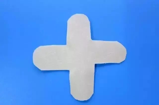 伤口贴敷料为什么护士，你贴的敷贴又卷边了？这里有八种敷贴固定技巧_https://www.jmylbn.com_新闻资讯_第8张