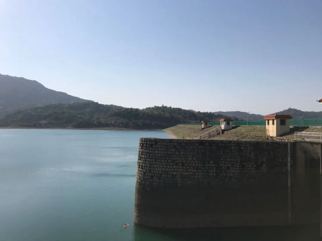 黄楚武一行先后到三坑水库,三坑水电站,汤坑水库等地检查安全生产工作