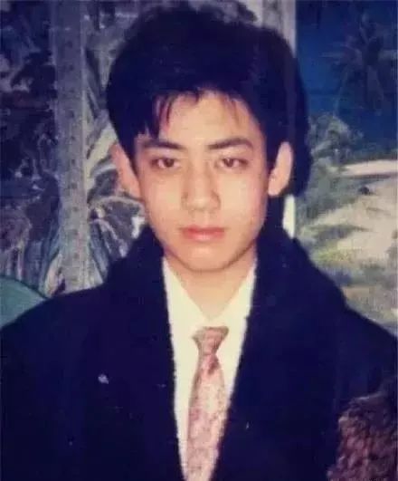 “妈,你当年咋看上我爸的?”网友晒爸妈结婚照,笑抽了!-微信头条网 “妈,你当年咋看上我爸的?”网友晒爸妈结婚照,笑抽了!