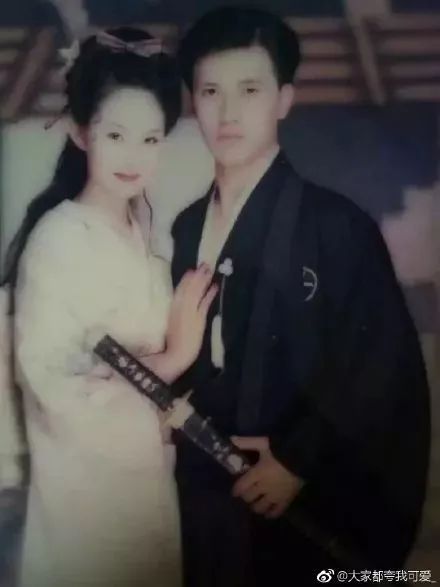 “妈,你当年咋看上我爸的?”网友晒爸妈结婚照,笑抽了!-微信头条网 “妈,你当年咋看上我爸的?”网友晒爸妈结婚照,笑抽了!
