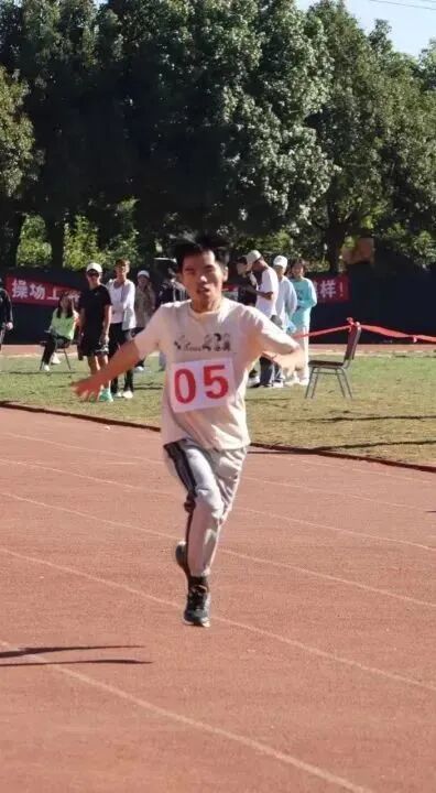 【创美艺传】记录青春姿态 燃起朝气蓬勃——记录运动会的精彩瞬间 第 4 张