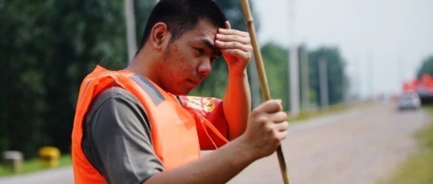 高考结束第二天，这个小伙的选择感动无数人……