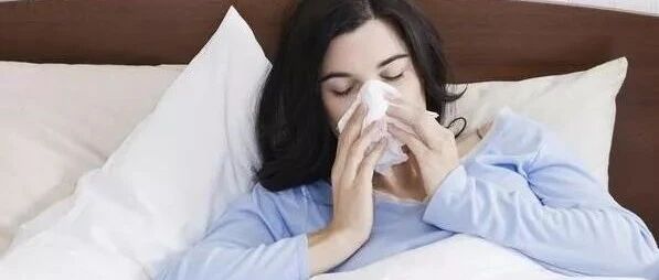 皮肤反复紫色斑点，跟血小板减少有关吗？