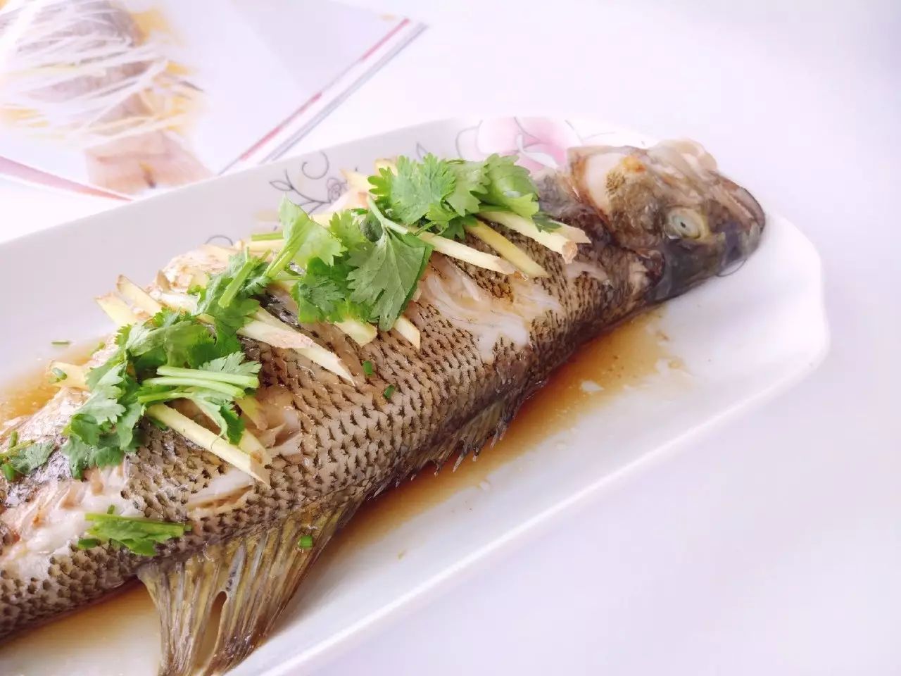 鲜美、刺少、肉嫩的鲈鱼，简单做出饭店口味