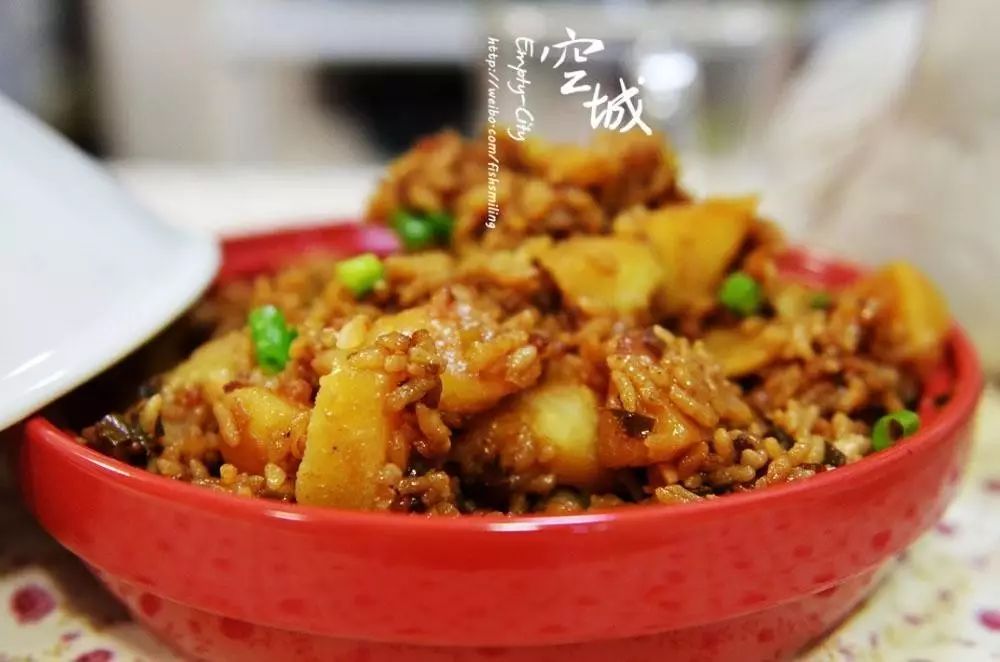 电饭锅版土豆焖饭，怎么做都好吃