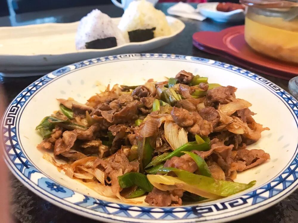 



它俩一起炒，香到楼下邻居找！
