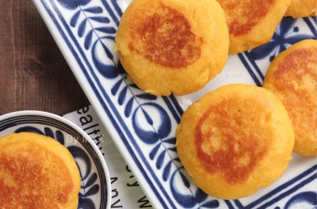 



妈妈最拿手的粗粮饼，被我偷学到了
