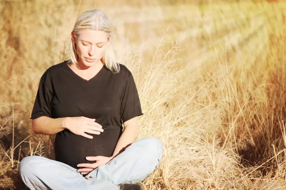 娃的顏值高低看孕婦心情？愛孩子，請先愛媽媽！ 親子 第4張