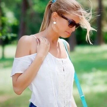 英语美文朗读：Relish the Moment《品味现在》