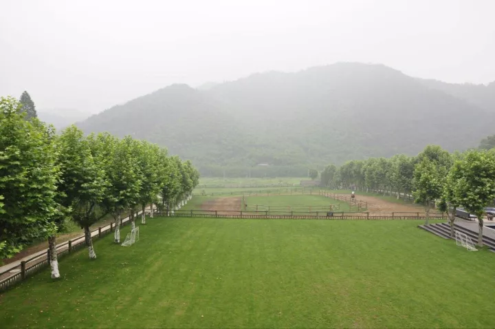 深度解读：中国最赚钱的度假村之一“裸心谷”