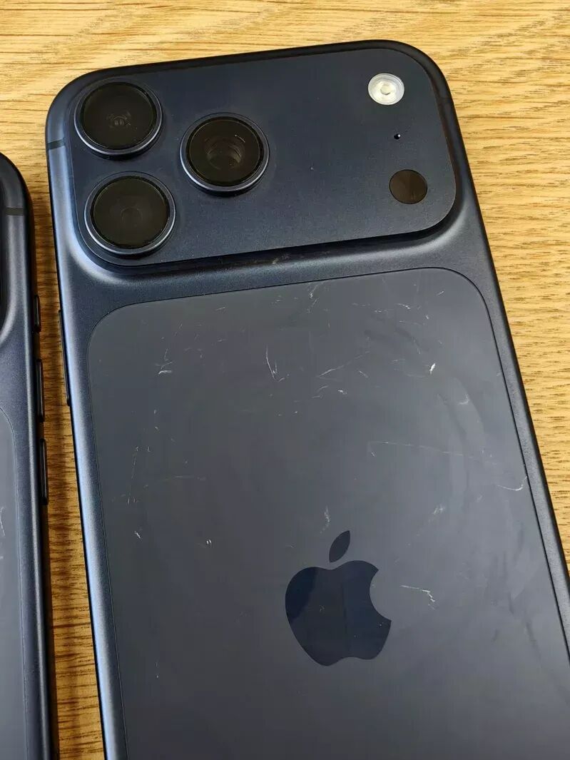 不如官方宣传 中国iPhone 17 Pro 刚上市就频现刮痕