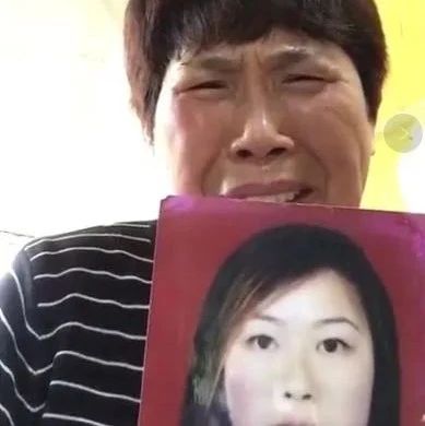中国遇害者家属发来视频，盼杀人嫌犯引渡回国审判……