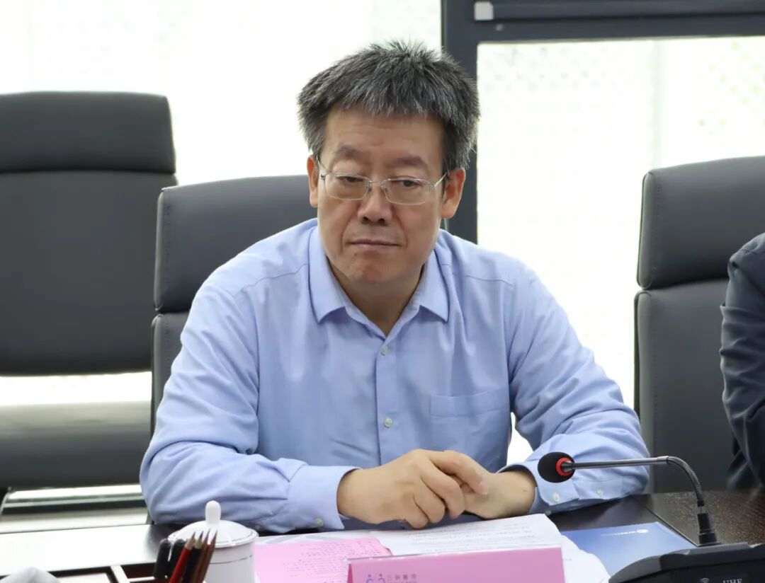 仪式上,郭宪勇围绕文华集团产业优势,文华教育办学理念,三研基地发展