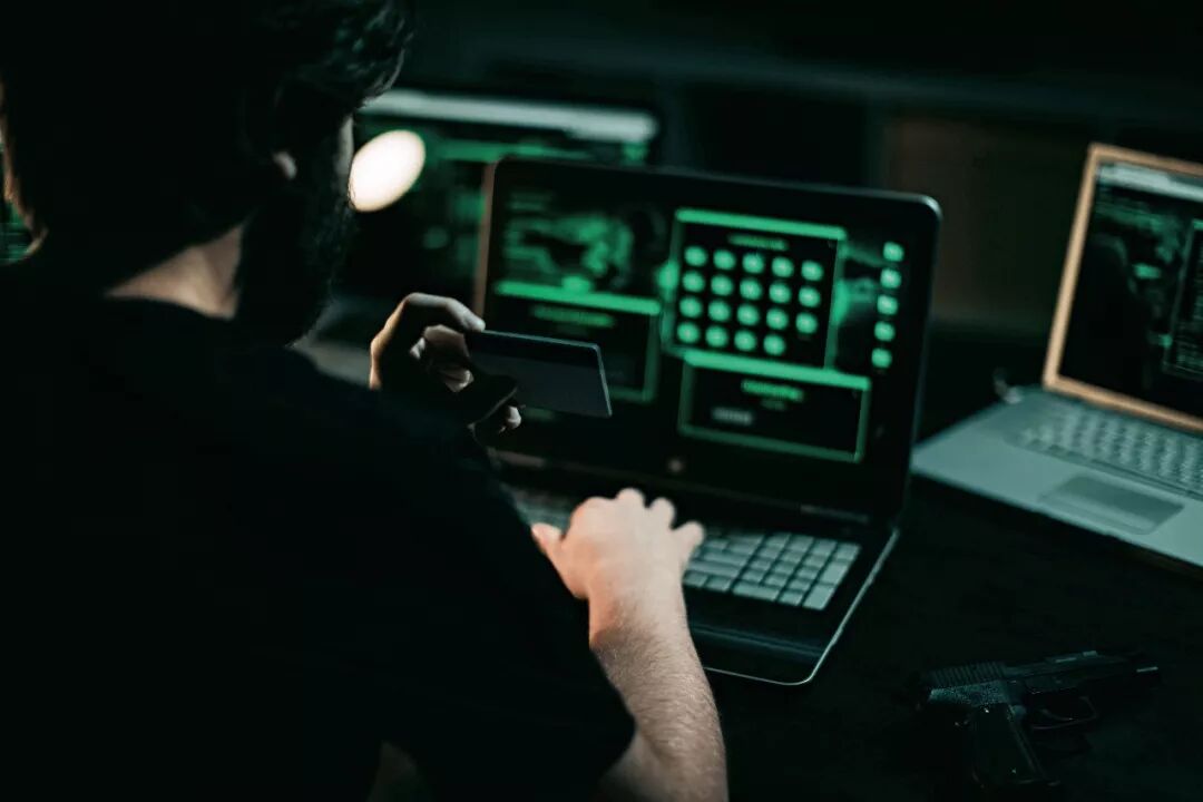 大数据背后，是谁在监视我们的生活？