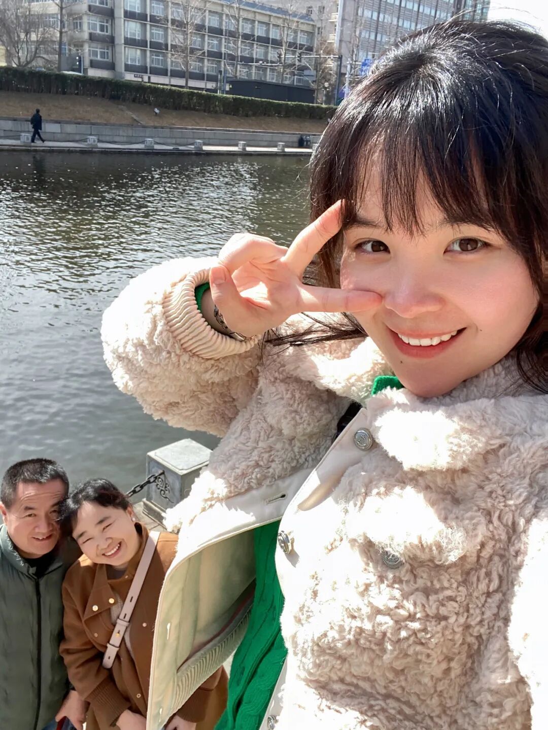 jade@西安 22岁旅途愉快连上七天班后,小侄子说用压岁钱请我吃肯德