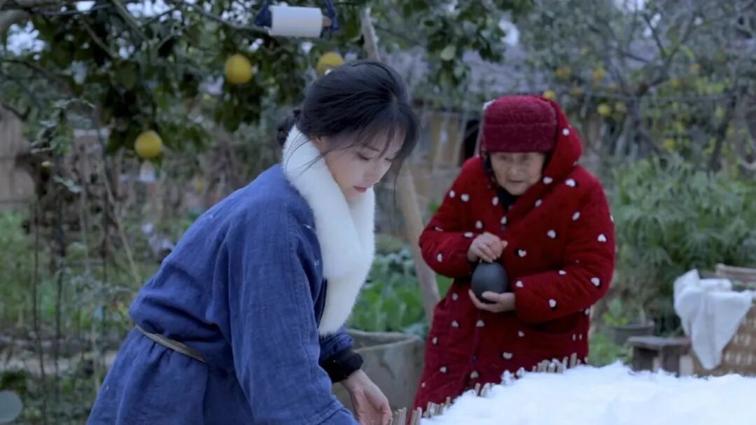 年收入5亿，消失800多天，李子柒露面，已今非昔比！