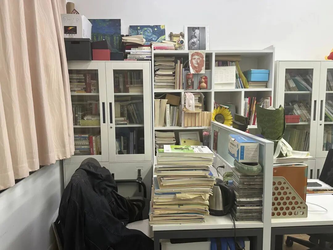 我在重点中学,教摇滚25年