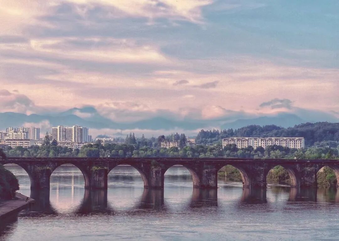 ����ˮ���ɵġ���ĸ�����ơ�