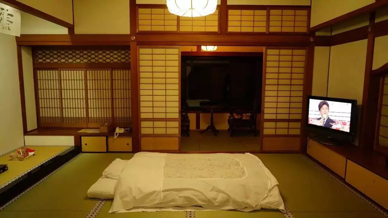 在日本寺庙跨年是一种怎样的体验?|到处走走