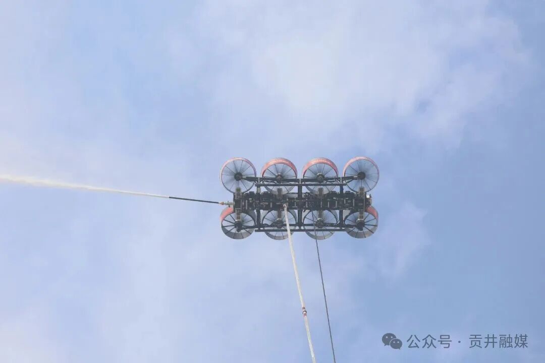 玮航.JPG