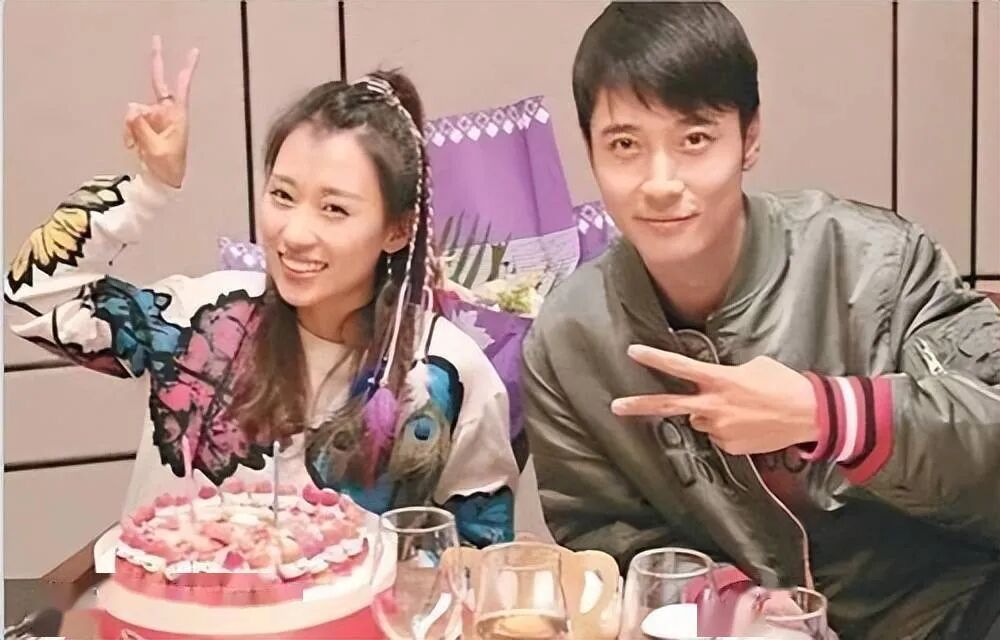 前tvb女星泰国夜市晒美腿,二婚改嫁小11岁老公,屡爆离婚风波!